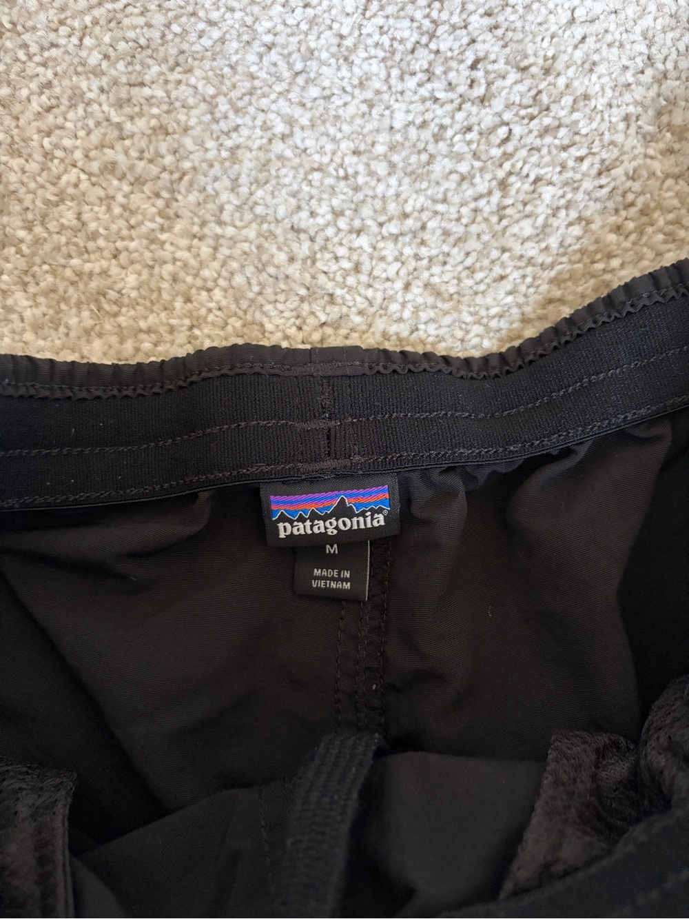 Patagonia Women’s Baggies Shorts 5” Black - Picture 5 of 7